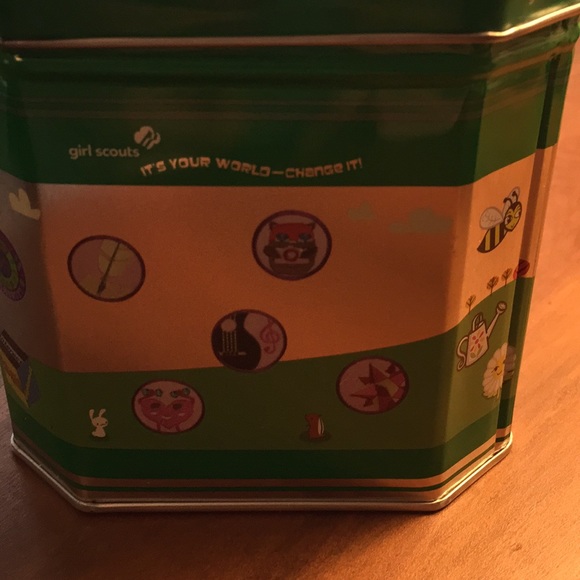 Girl Scouts Metal Bank - Picture 4 of 5